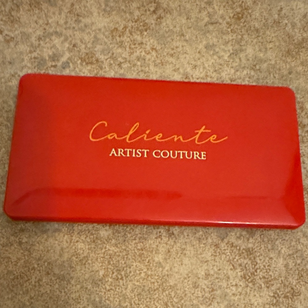 Artist Couture Caliente Red Palette